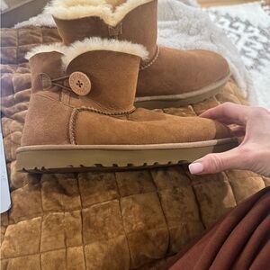 UGG BAILEY BUUTON Cozy Tan Suede Boots with Fur Trim